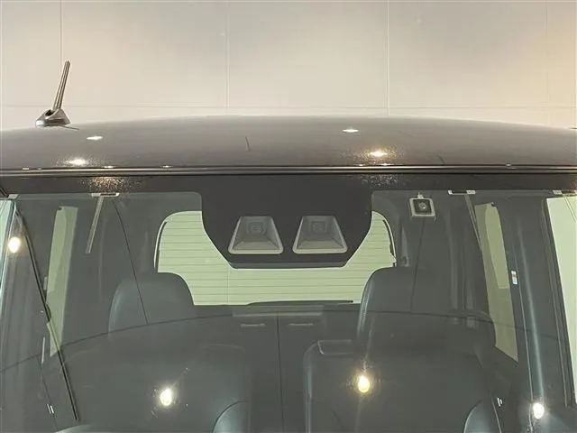 タント　カスタム（ダイハツ）の車両写真