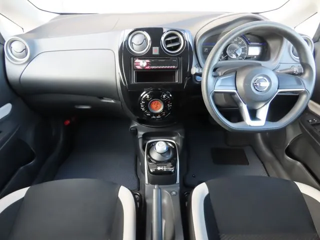 ノート（ニッサン）の車両写真