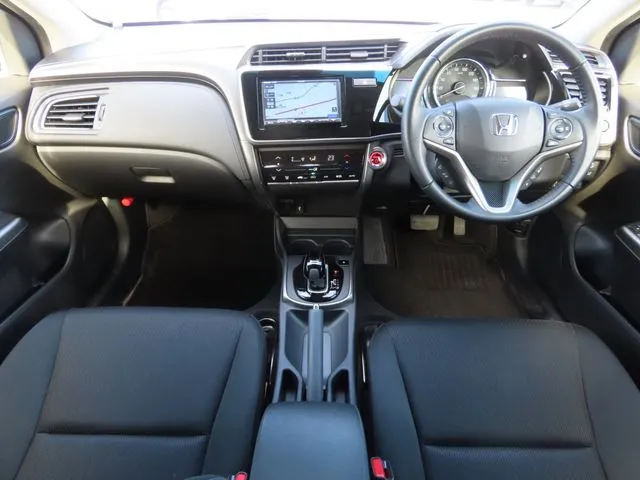 グレイス　ハイブリッド（ホンダ）の車両写真