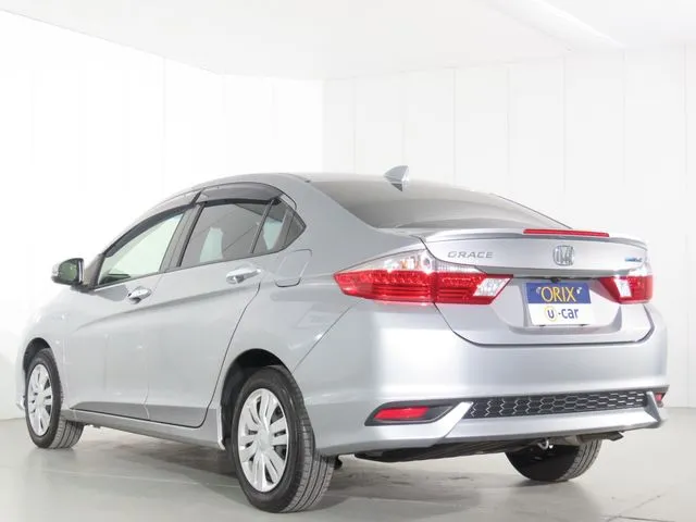 グレイス　ハイブリッド（ホンダ）の車両写真
