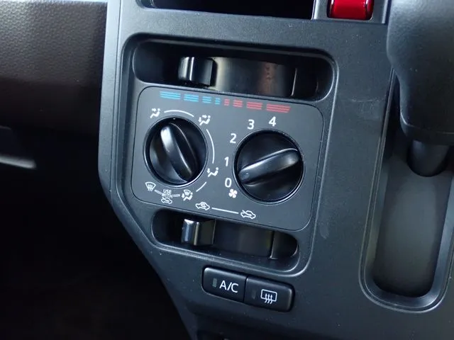 ルーミー(トヨタ)の車両写真