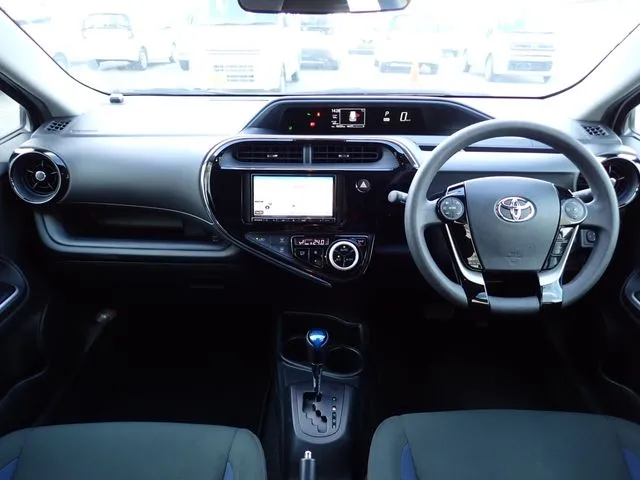 トヨタ　アクア