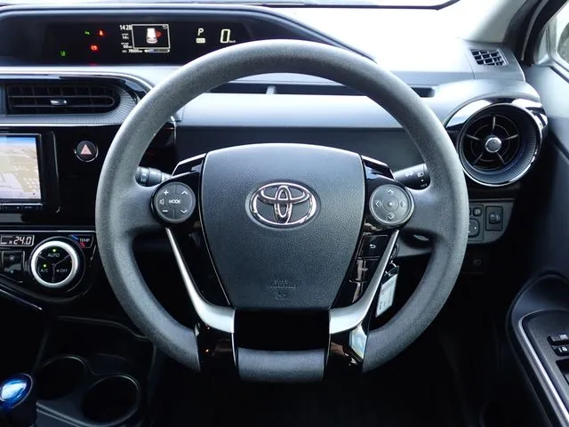 トヨタ　アクア