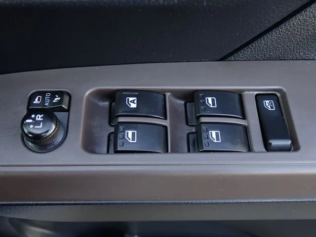 ルーミー(トヨタ)の車両写真