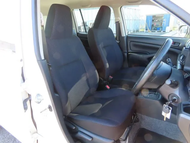 プロボックスバン　２ＷＤ（トヨタ）の車両写真