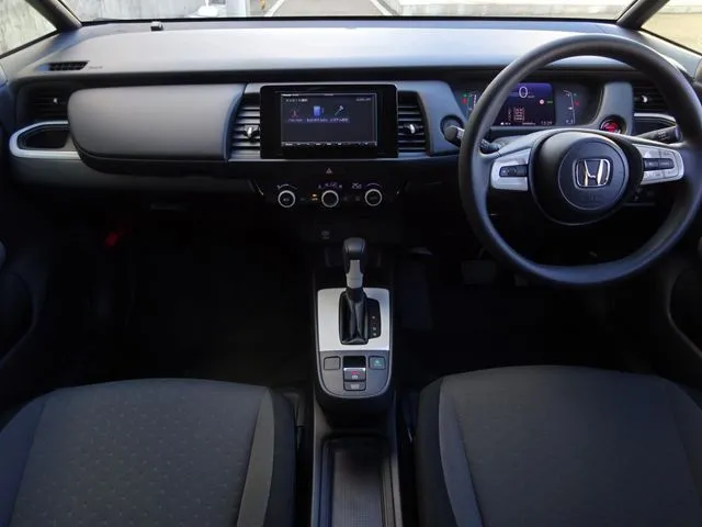フィット e:HEV(ホンダ)の車両写真