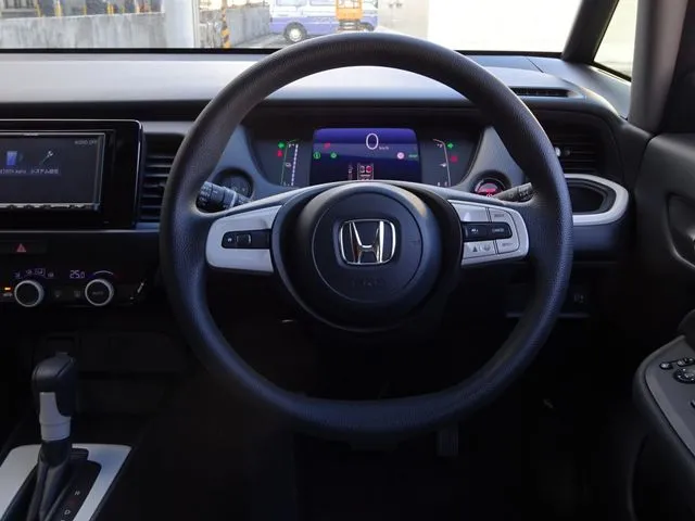 フィット e:HEV(ホンダ)の車両写真