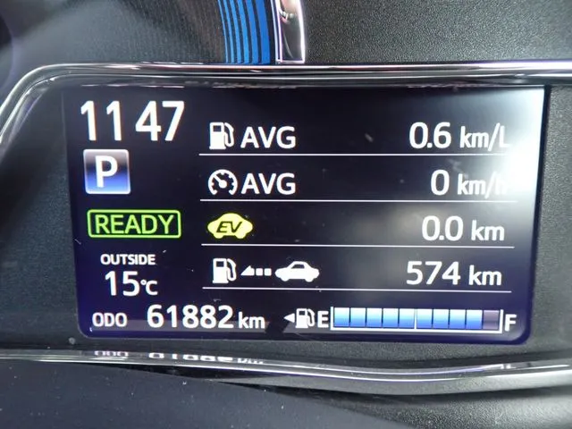 カローラフィールダー　ハイブリッド（トヨタ）の車両写真