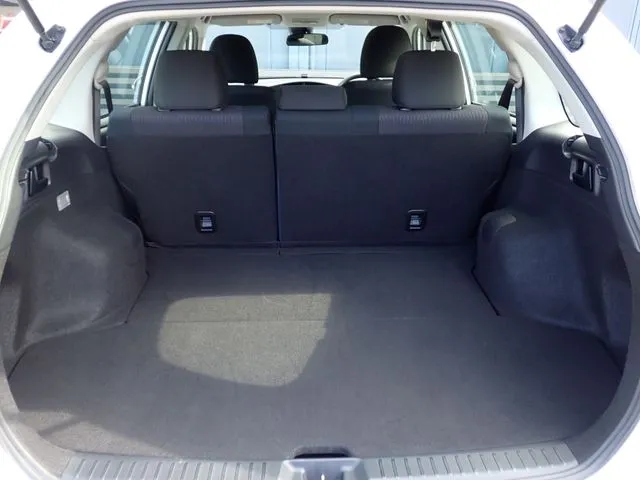 カローラフィールダー　ハイブリッド（トヨタ）の車両写真