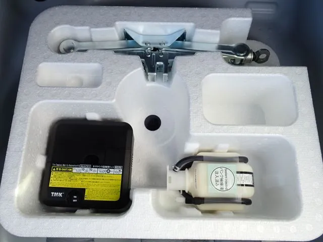 カローラフィールダー　ハイブリッド（トヨタ）の車両写真