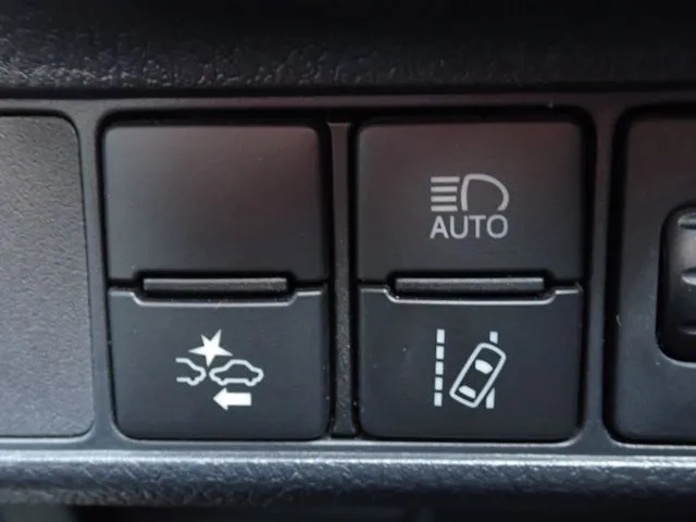 カローラフィールダー　ハイブリッド（トヨタ）の車両写真