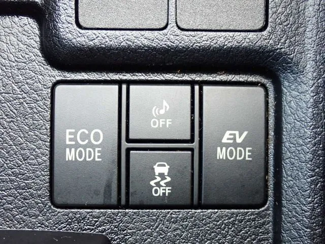 カローラフィールダー　ハイブリッド（トヨタ）の車両写真