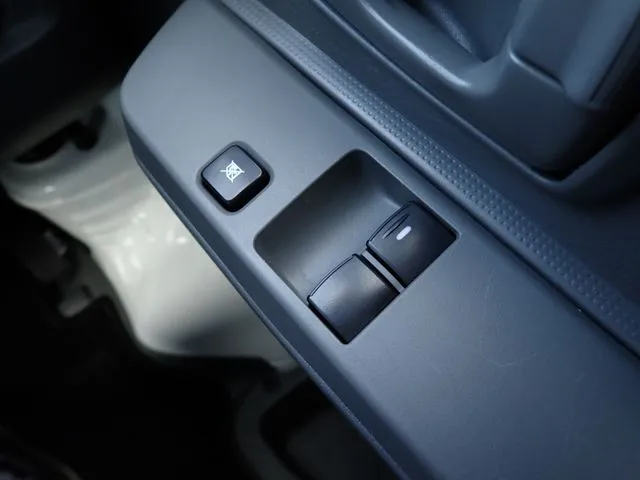 ミツビシ　ミニキャブミーブ