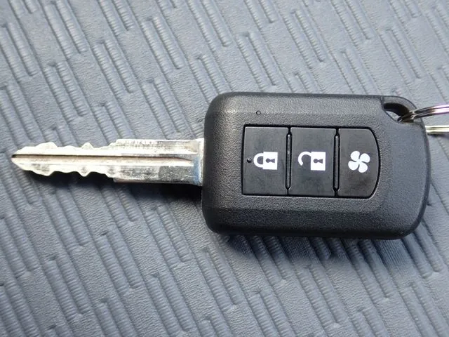 ミツビシ　ミニキャブミーブ