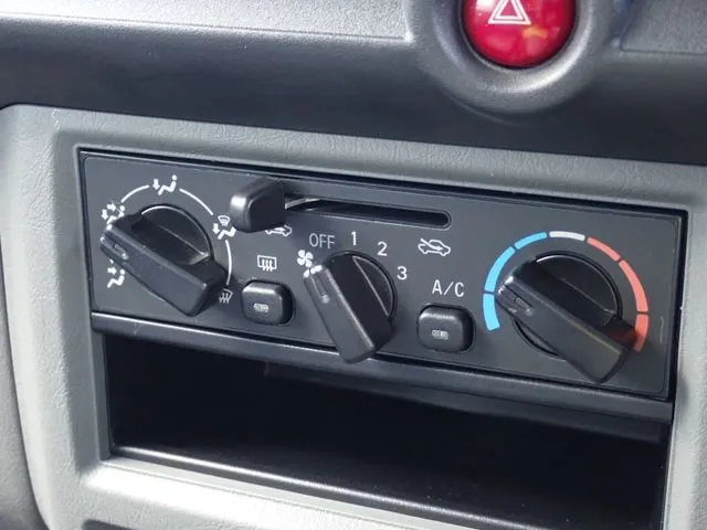 ミツビシ　ミニキャブミーブ