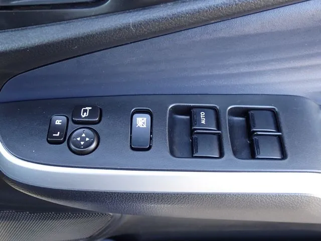 スズキ　ソリオ　４ＷＤ