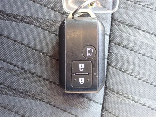 スズキ　ソリオ　４ＷＤ