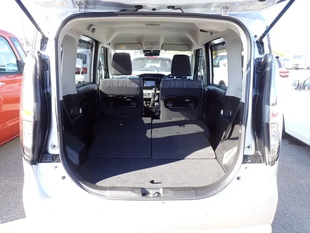 スズキ　ソリオ　４ＷＤ