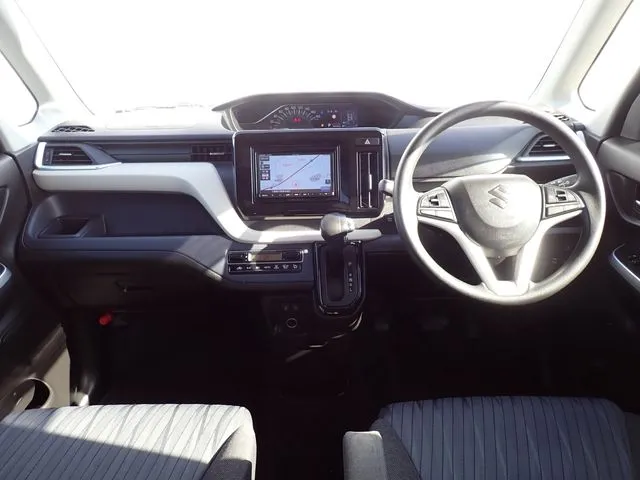 スズキ　ソリオ　４ＷＤ