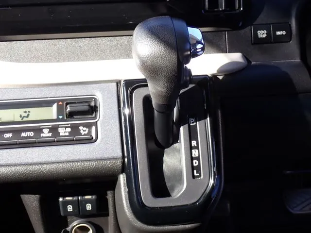 スズキ　ソリオ　４ＷＤ