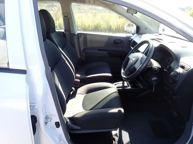 NV150 AD 2WD(ニッサン)の車両写真