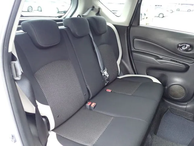 ニッサン　ノート