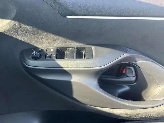 トヨタ ヤリス ハイブリッド