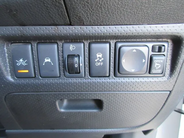 AD 4WD(ニッサン)の車両写真