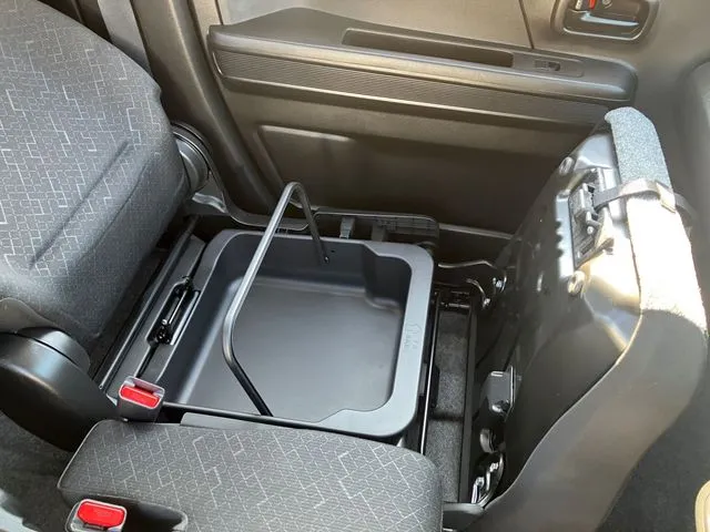 スズキ　ワゴンＲ　４ＷＤ