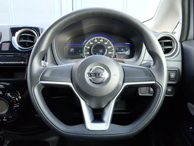 ニッサン　ノート