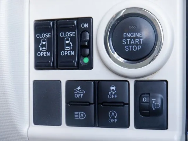 ムーヴ　キャンバス（ダイハツ）の車両写真