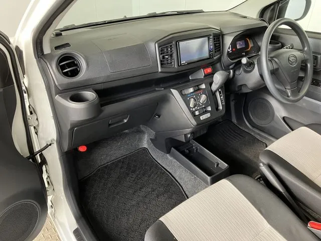 ミラ　イース（ダイハツ）の車両写真