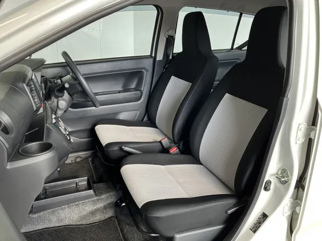 ミラ　イース（ダイハツ）の車両写真