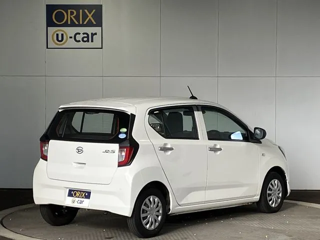 ミラ　イース（ダイハツ）の車両写真