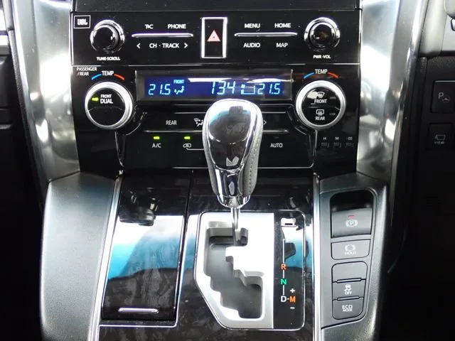 アルファード（トヨタ）の車両写真