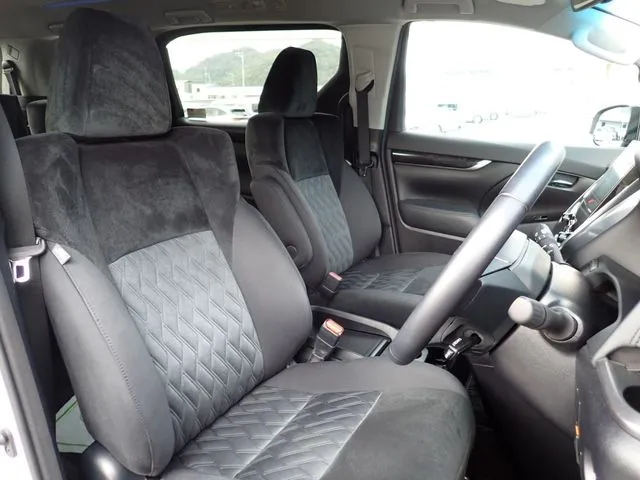 アルファード（トヨタ）の車両写真