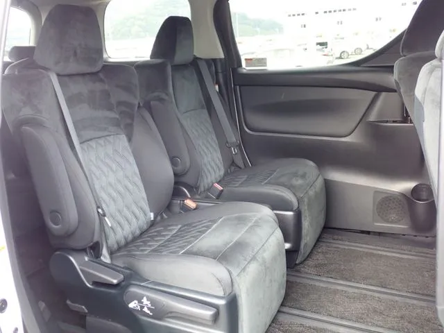 アルファード（トヨタ）の車両写真