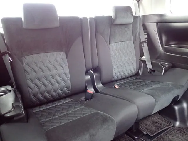 アルファード（トヨタ）の車両写真