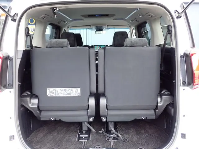 アルファード（トヨタ）の車両写真