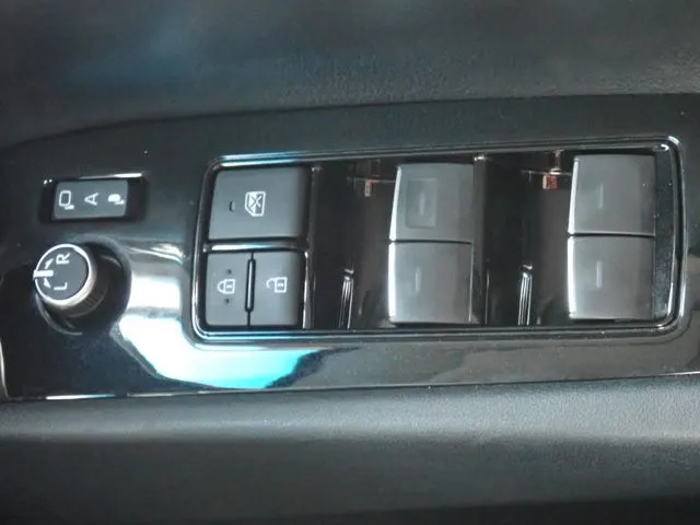 アルファード（トヨタ）の車両写真