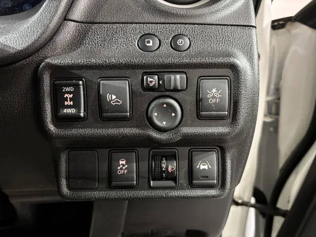 ニッサン　ノート　４ＷＤ