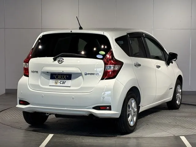 ニッサン　ノート　４ＷＤ