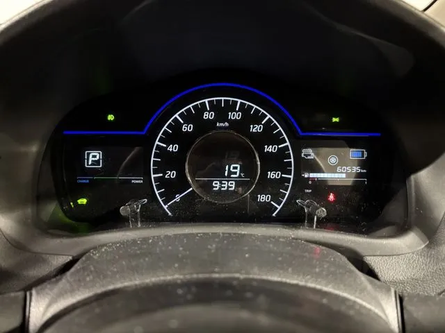 ニッサン　ノート　４ＷＤ