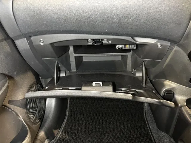 ニッサン　ノート　４ＷＤ