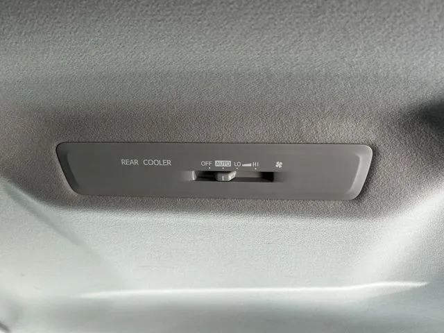 ヴォクシー(トヨタ)の車両写真