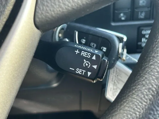 ヴォクシー(トヨタ)の車両写真