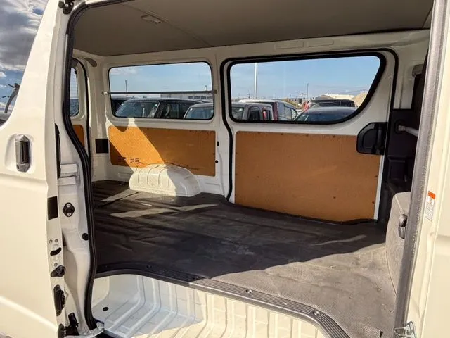 ハイエースバン　１．２５ｔ　２ＷＤ（トヨタ）の車両写真