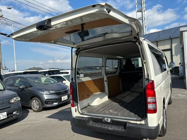 ハイエースバン　１．２５ｔ　２ＷＤ（トヨタ）の車両写真