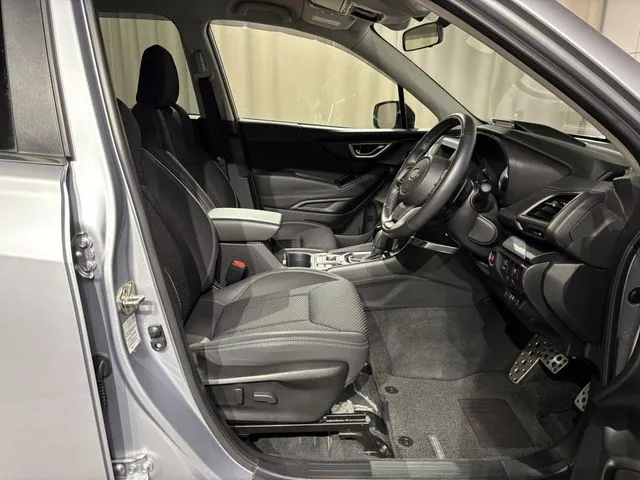 スバル　フォレスター