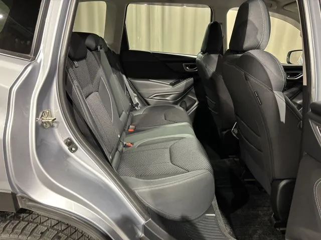 スバル　フォレスター